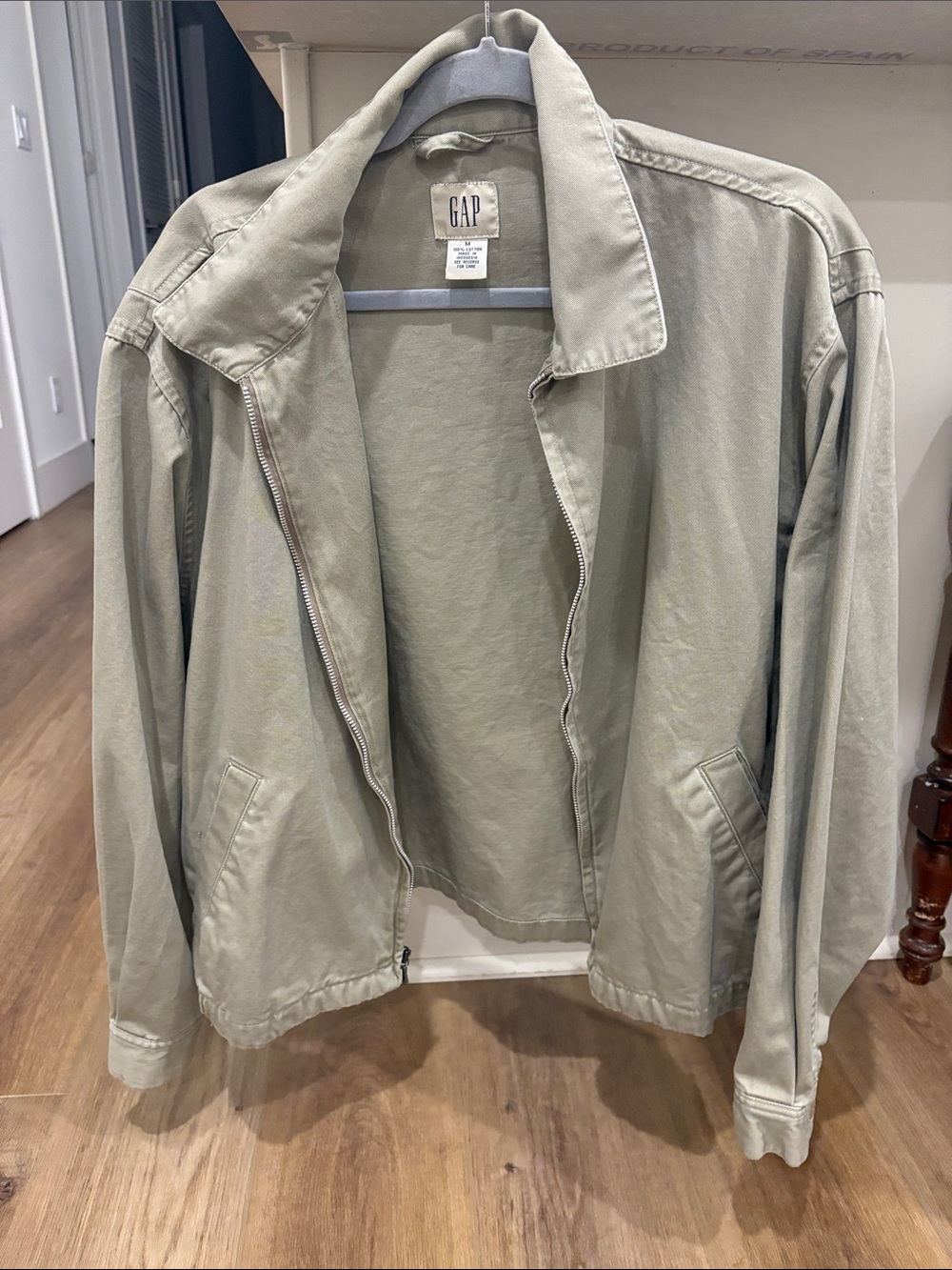 GAP Lightweight Zip Jacket in Sage Green